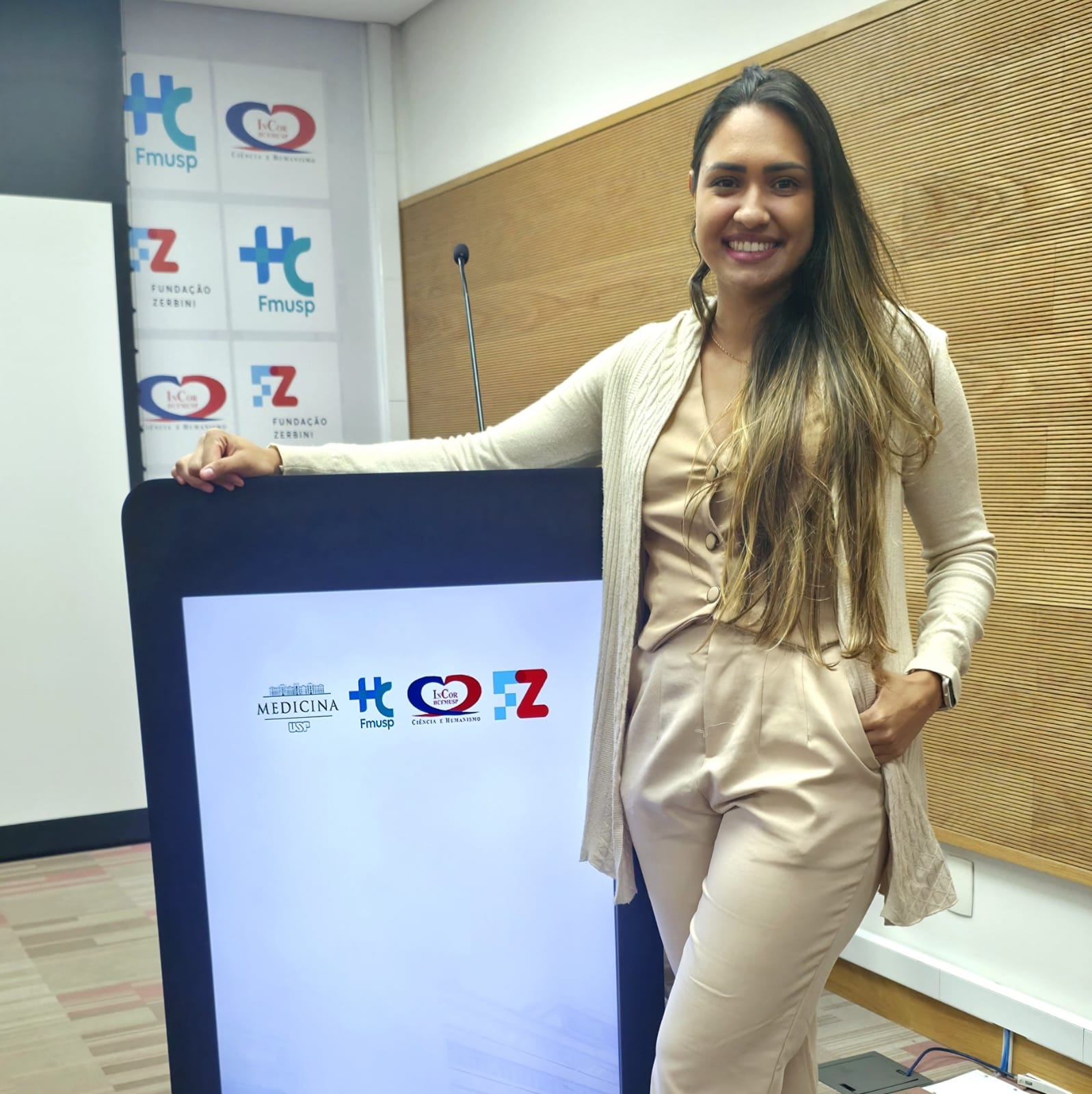 Dra. Iasmim Borges em evento profissional